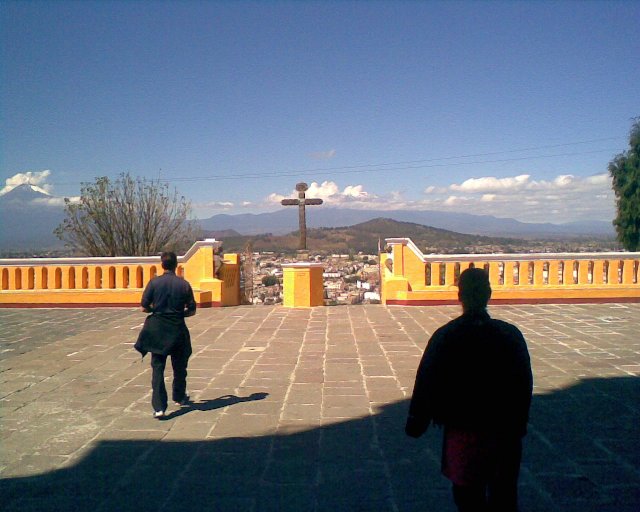 Cholula con popocatepetl e iztaccihuatl