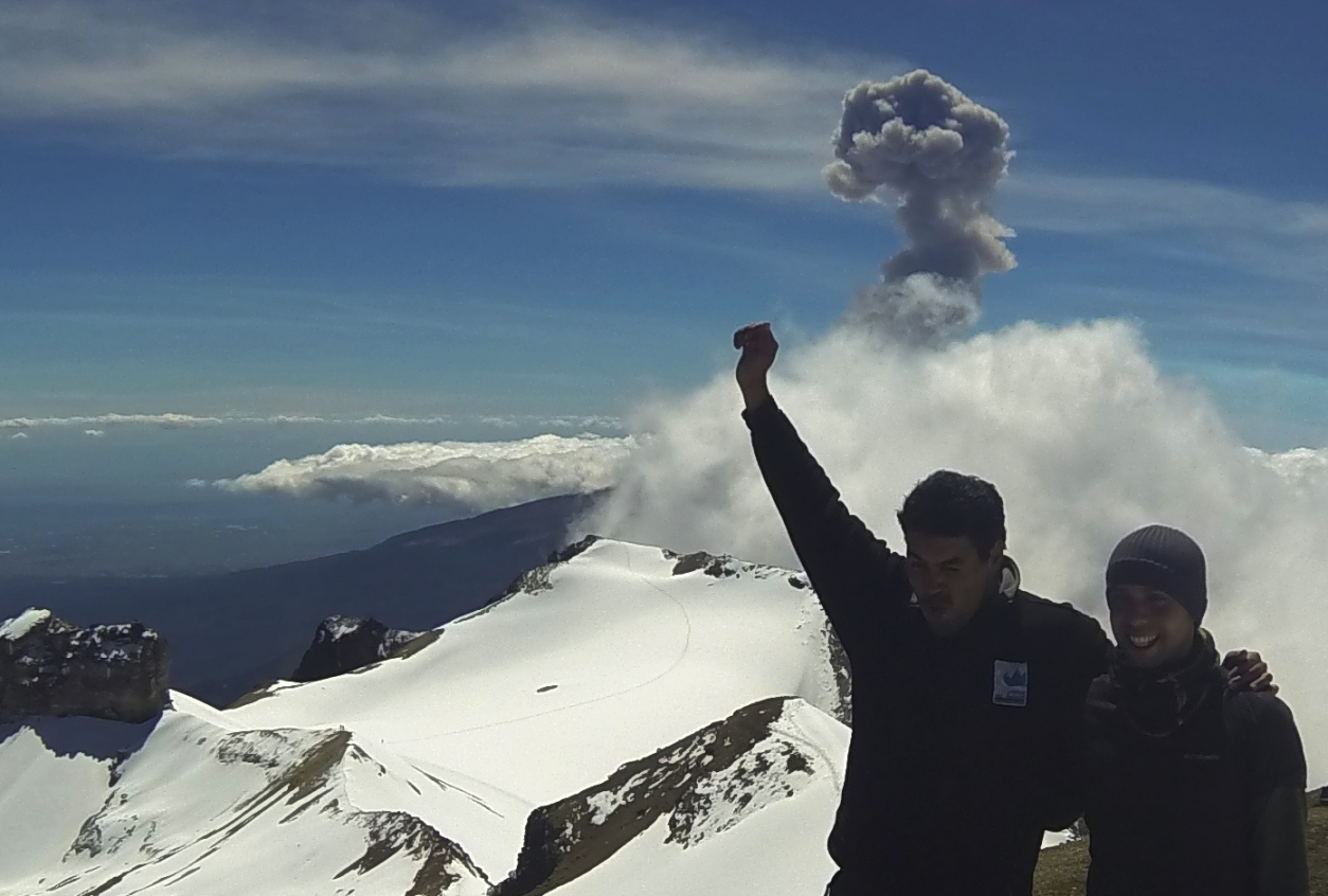 Iztaccihuatl y Popocatepetl